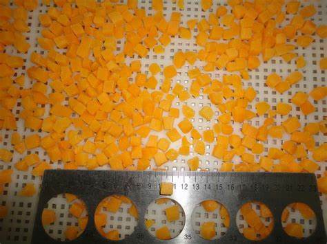 IQF Biologische geelperskenspieren Bulk Verpakte bevroren vruchten Waterpulp Gehele blokken en helften Zoete smaak Geconserveerd 0