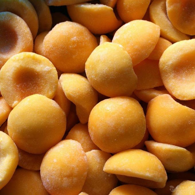 IQF Biologische Gele Perzik Helften Diepvriesfruit Zoete Smaak Bulk Verpakt Geconserveerd Water Pulp Heel Kubussen Dobbelstenen Helften Beschikbaar 0