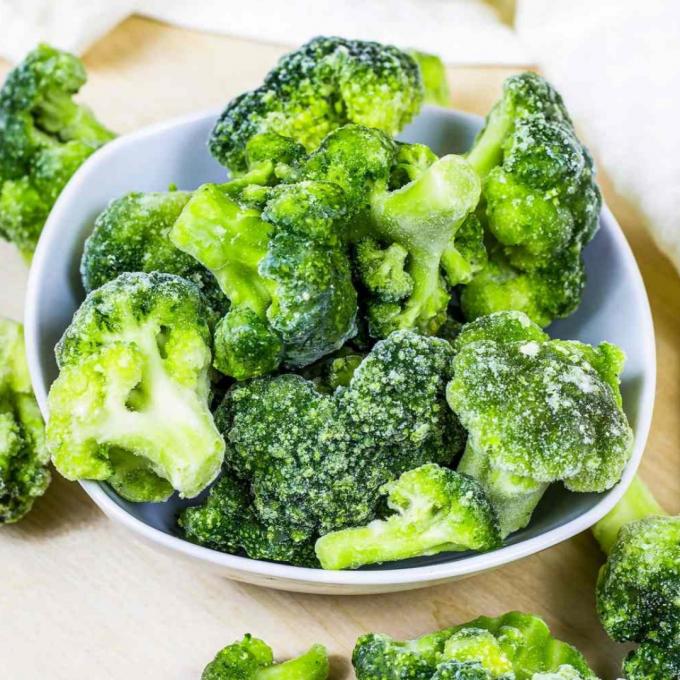 Hogekwaliteit IQF Fabriek Bevroren groenten Groothandelsprijs Bevroren broccoli 2