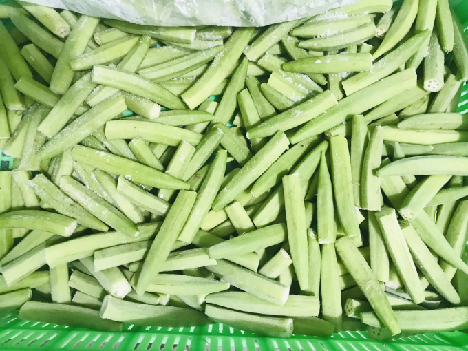 Frozen Lady's Fingers IQF Premium Okra Groente geheel en gesneden voor het koken Groothandel Bulkleverancier uit Vietnam 0