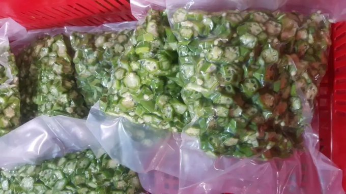 Frozen Lady's Fingers IQF Premium Okra Groente geheel en gesneden voor het koken Groothandel Bulkleverancier uit Vietnam 5